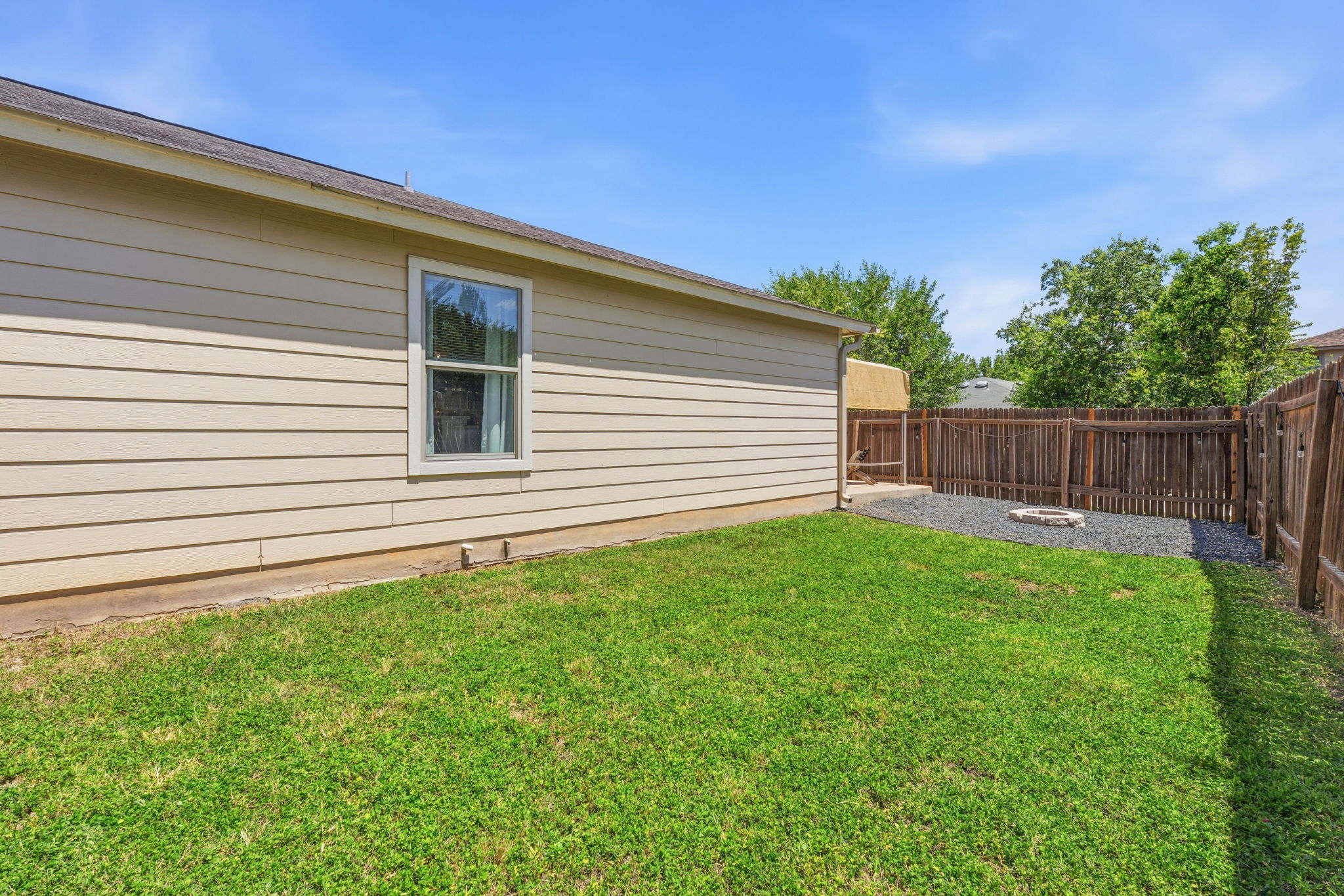 5407 Viewpoint Drive Austin, TX 78744 - Photo 26 of 28