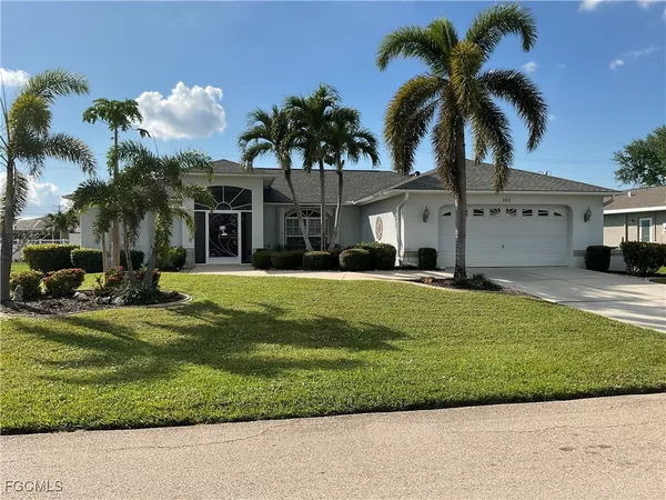 $2,400 | 3920 Southeast 2nd Place, Cape Coral, FL 33904