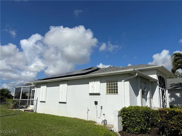 $2,400 | 3920 Southeast 2nd Place, Cape Coral, FL 33904