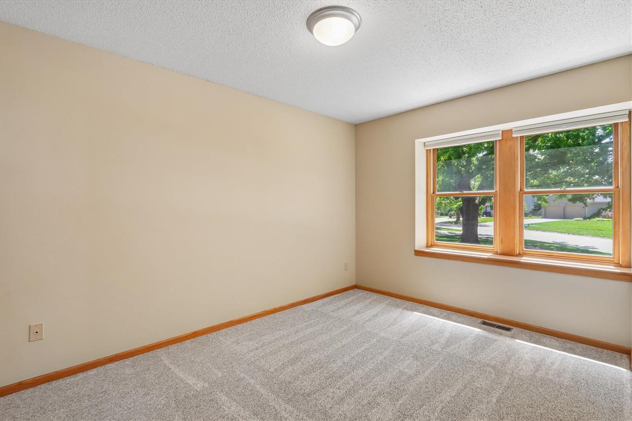 615 Pine Ridge Road Coralville, IA 52241 - Photo 18 of 36 Gallery Image 18