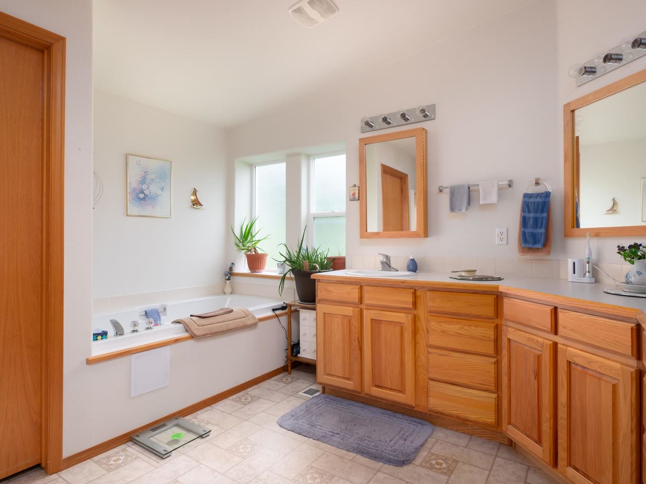 32012 North Cedar Road Deer Park, WA 99006 - Photo 11 of 20 Gallery Image 11