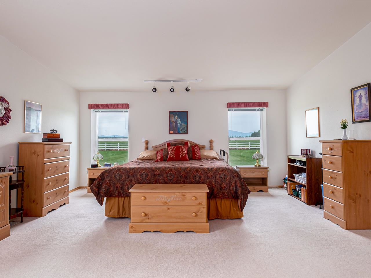32012 North Cedar Road Deer Park, WA 99006 - Photo 9 of 20 Gallery Image 9