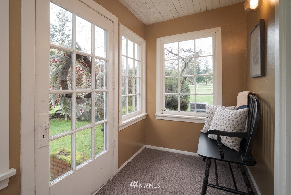 20981 Pugh Road Northeast Poulsbo, WA 98370 - Photo 4 of 40 Gallery Image 4