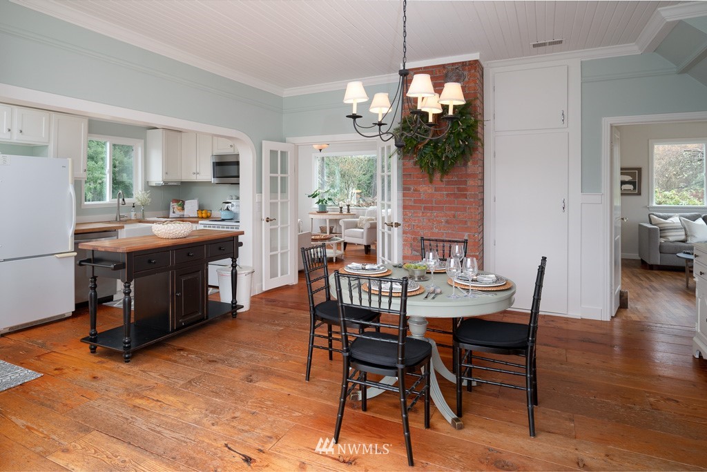 20981 Pugh Road Northeast Poulsbo, WA 98370 - Photo 10 of 40 Gallery Image 10