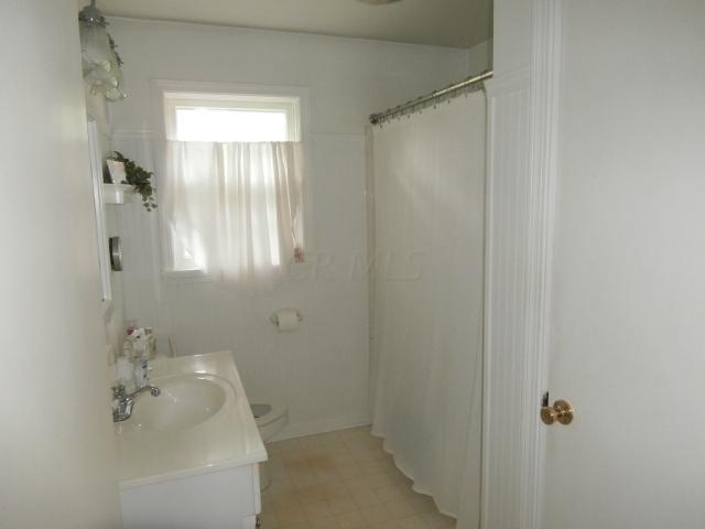204 North Edgewood Road Mount Vernon, OH 43050 - Photo 22 of 48