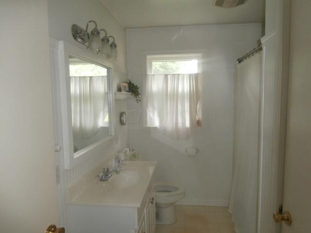 204 North Edgewood Road Mount Vernon, OH 43050 - Photo 27 of 48