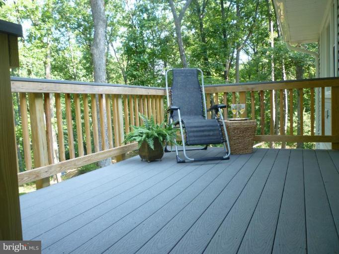 6021 Buffalo Road Mount Airy, MD 21771 - Photo 4 of 13 Deck