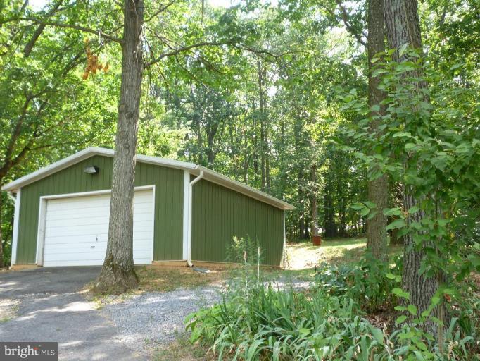 6021 Buffalo Road Mount Airy, MD 21771 - Photo 5 of 13 Garage 1