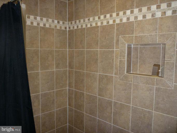 6021 Buffalo Road Mount Airy, MD 21771 - Photo 8 of 13 Bath #2