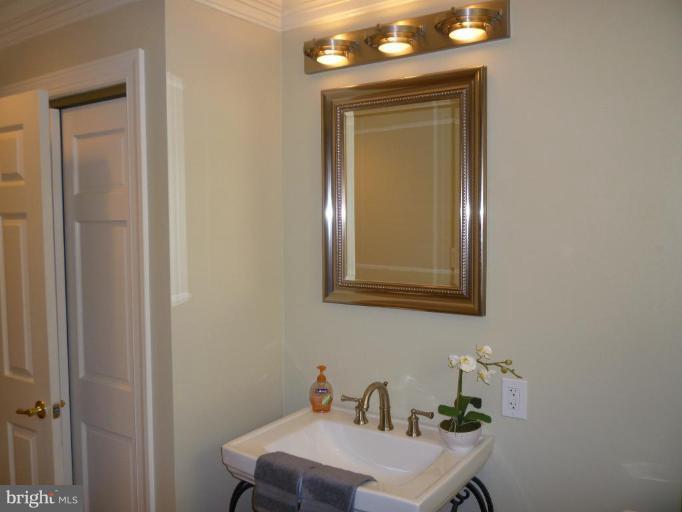 6021 Buffalo Road Mount Airy, MD 21771 - Photo 9 of 13 Bath #1