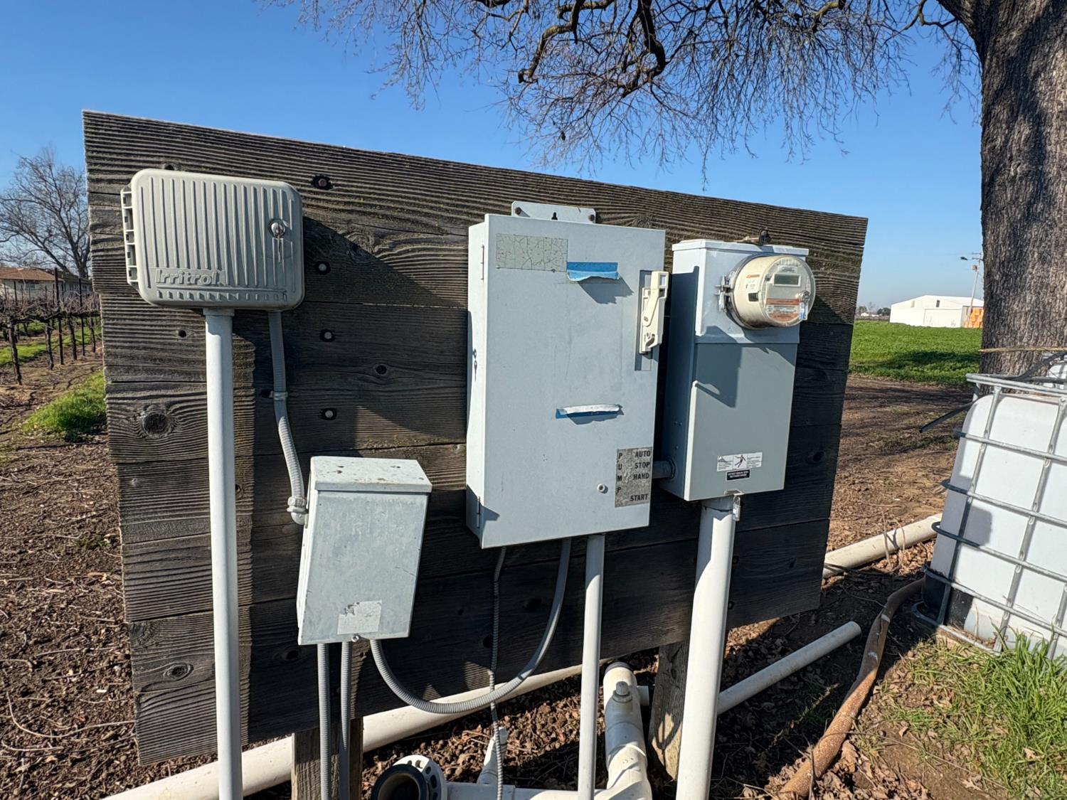 15910 North Locust Tree Road Lodi, CA 95240 - Photo 20 of 24 a front view of a house with entryway