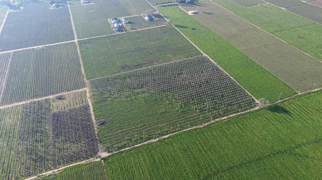 a view of a tennis court