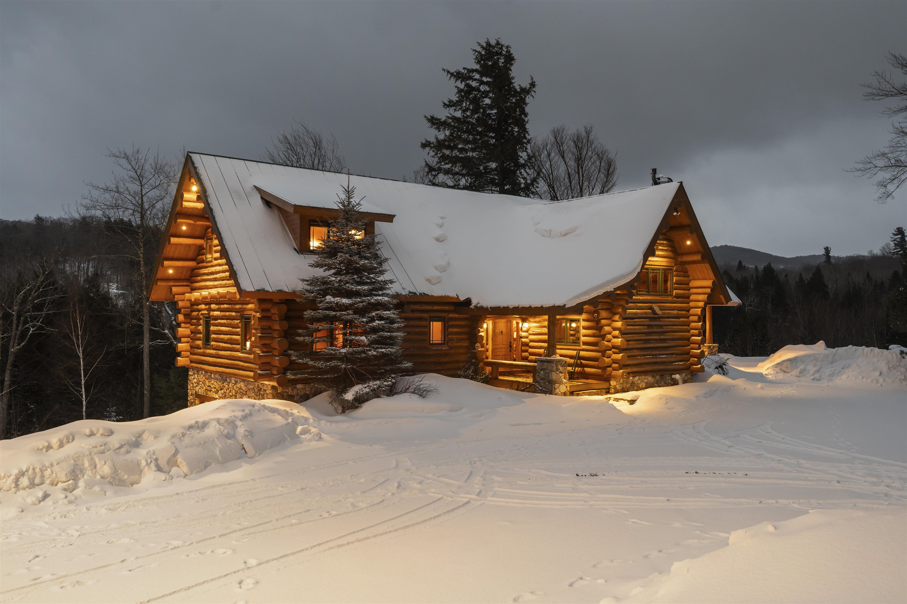 695 Tanglewood Drive Killington, VT 05751 - Photo 3 of 48 Gallery Image 3