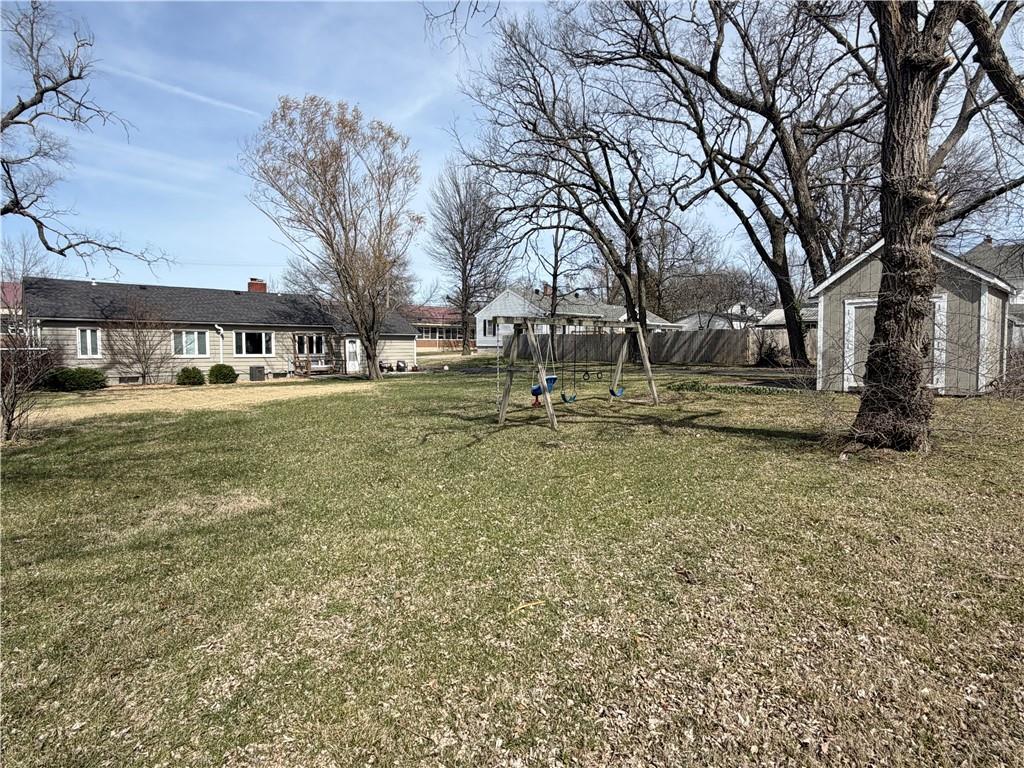 607 West Dakota Street Butler, MO 64730 - Photo 30 of 32