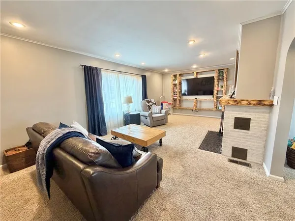 $229,000 | 607 West Dakota Street, Butler, MO 64730