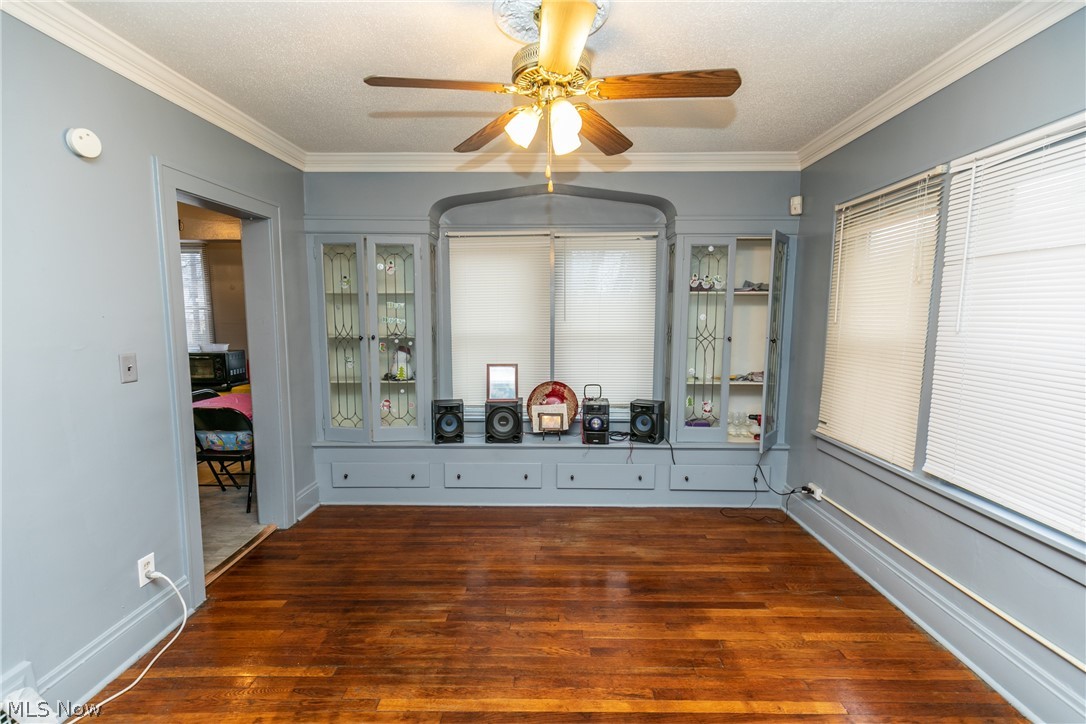 1064 Pembrook Road Cleveland Heights, OH 44121 - Photo 8 of 24
