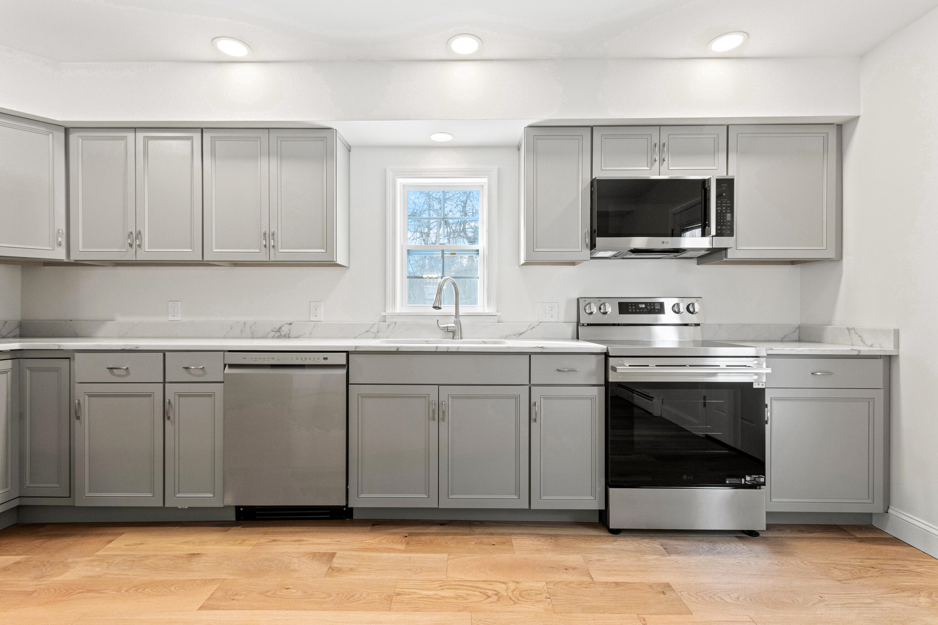 4 Blueberry Avenue Saco, ME 04072 - Photo 11 of 68 20251231JH-71012