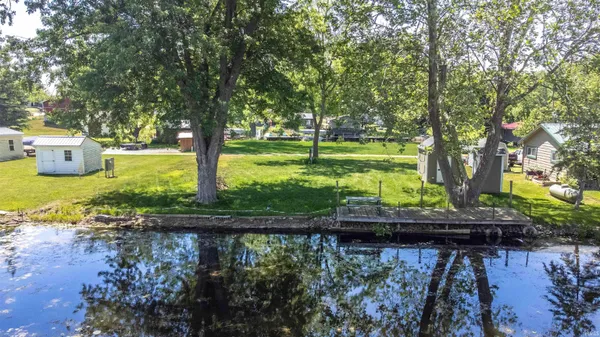 $81,000 | 80 West Messick Lake, Wolcottville, IN 46795