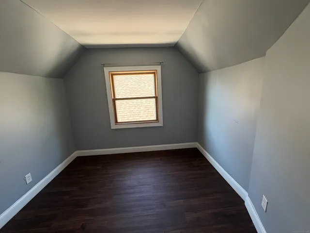 $2,700 | 679 Shelton Street, Unit 2, Bridgeport, CT 06608