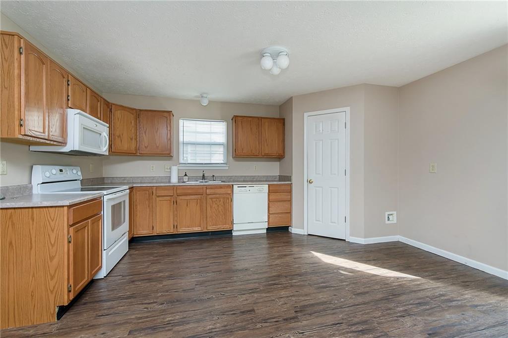 5638 Decatur Ridge Drive Indianapolis, IN 46221 - Photo 5 of 28