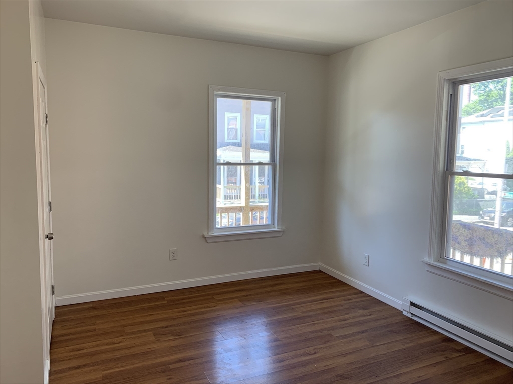 128 Austin Street Worcester, MA 01609 - Photo 4 of 30