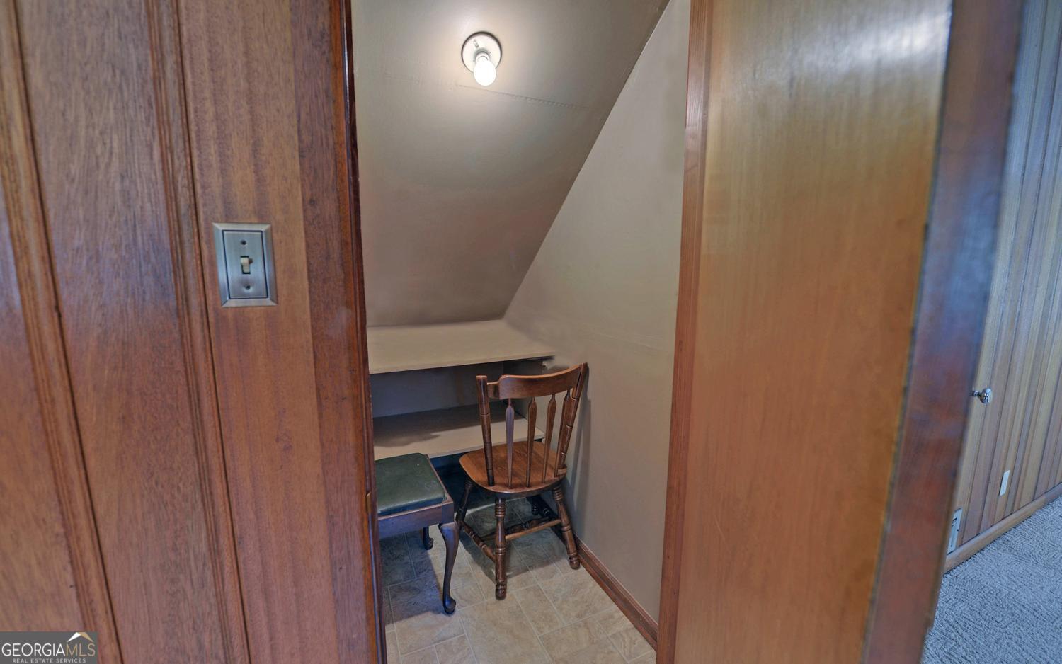 400 Harris Street Toccoa, GA 30577 - Photo 14 of 49 a view of a hallway with front door