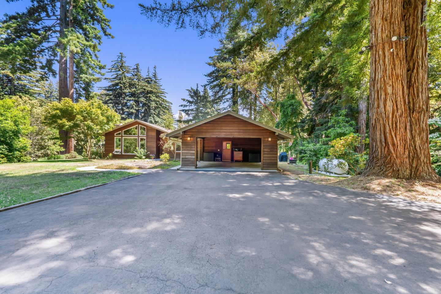 111 Carter Road Santa Cruz, CA 95060 - Photo 59 of 64 a front view of a house with garden