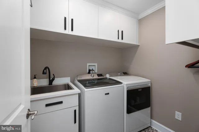 a view of washer and dryer