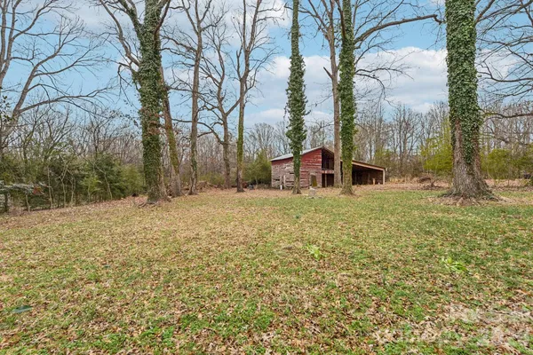 a house view with yard