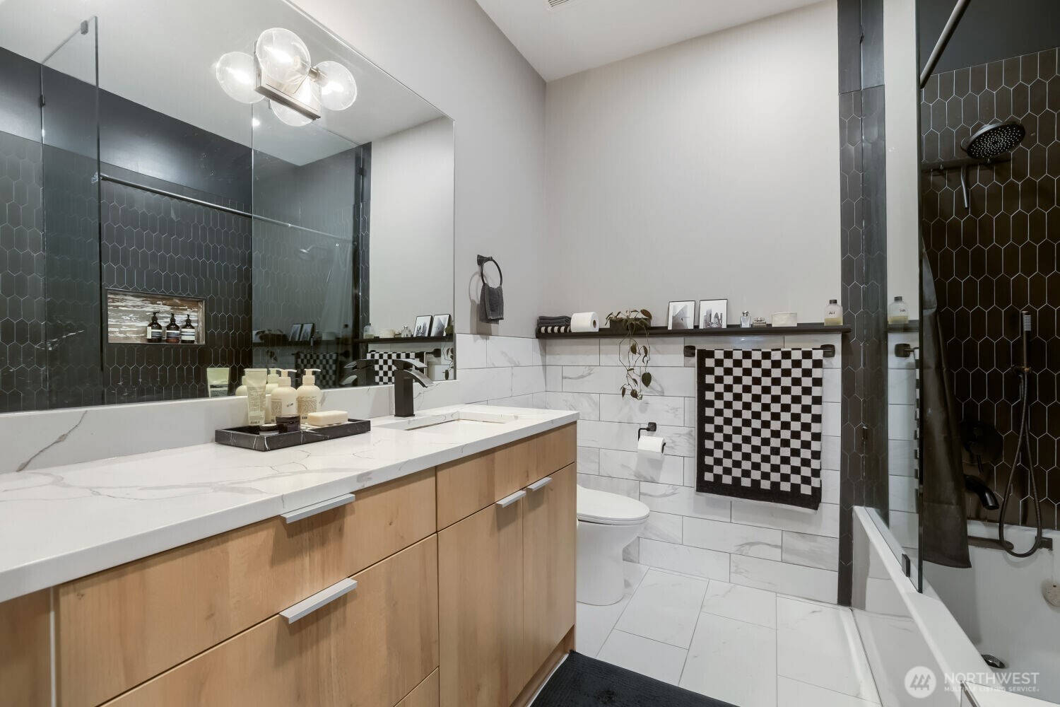 1608 North 50th Street Seattle, WA 98103 - Photo 14 of 30