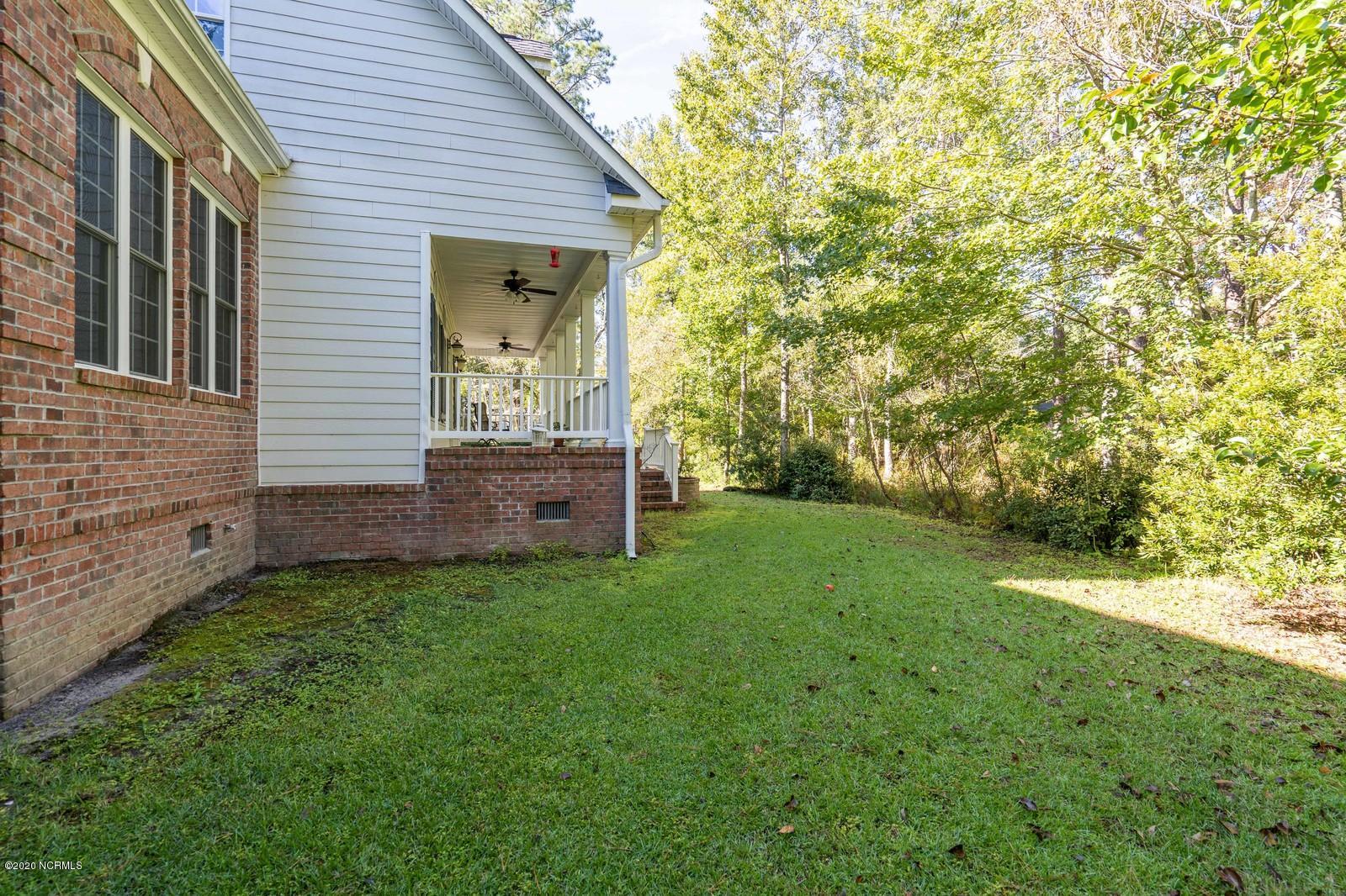 110 Canvasback Point Hampstead, NC 28443 - Photo 4 of 85 17_110CanvasbackPoint17_mls