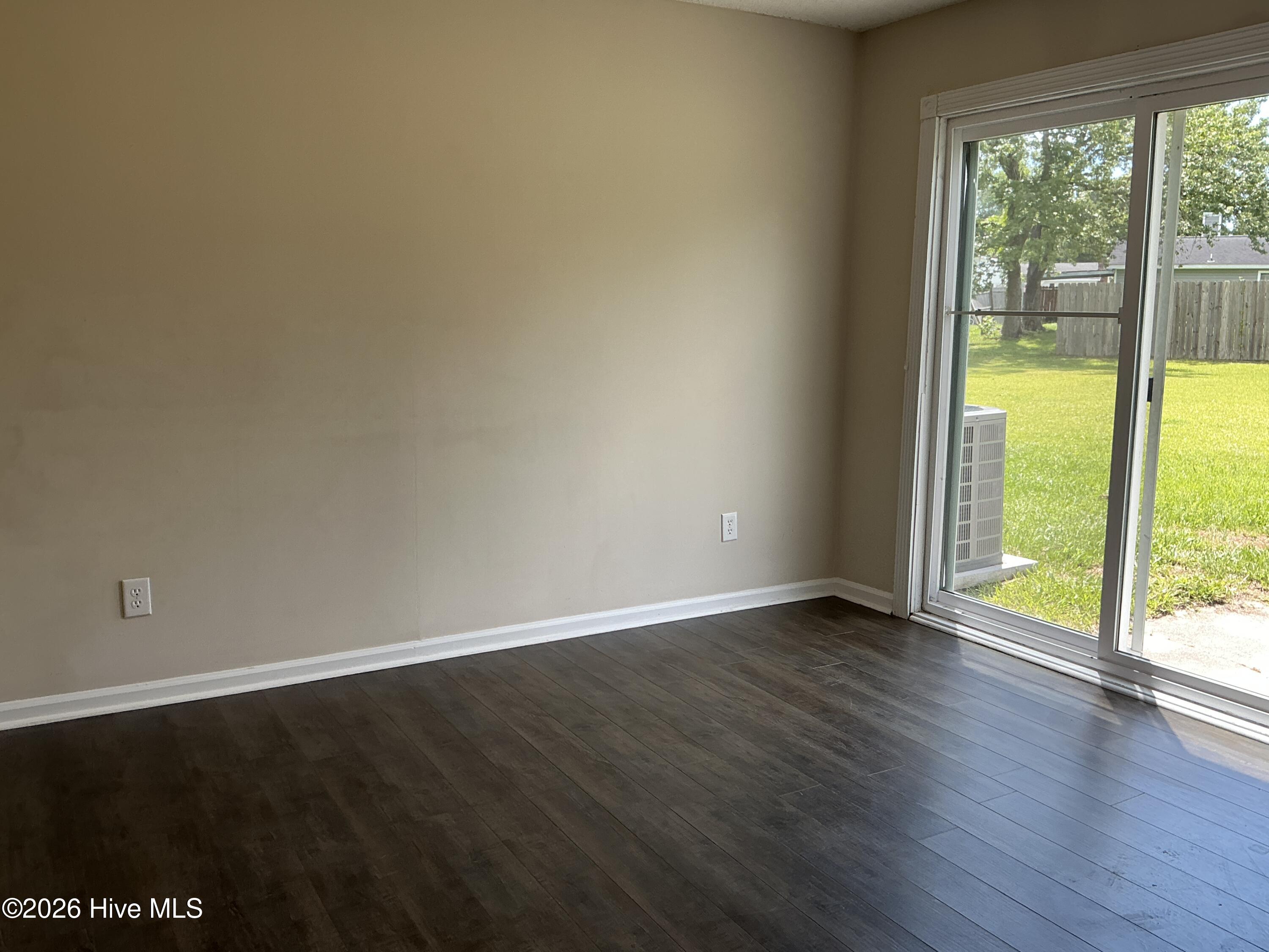 1011 Ridgecrest Lane Jacksonville, NC 28546 - Photo 12 of 21 Eat-in dining
