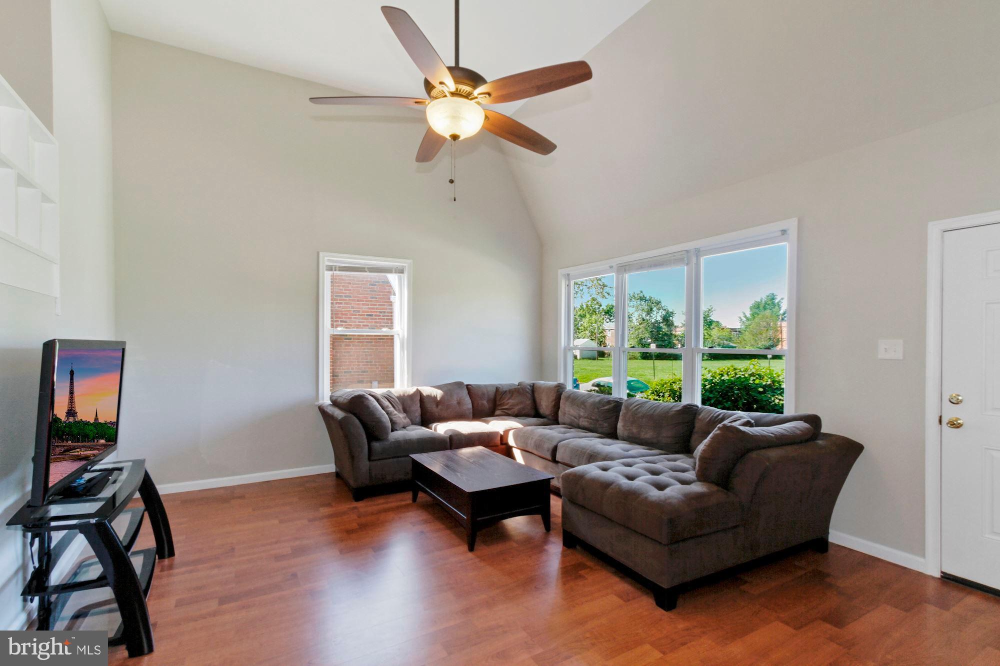 409 W Road Ridley Park, PA 19078 - Photo 5 of 21 Living Room
