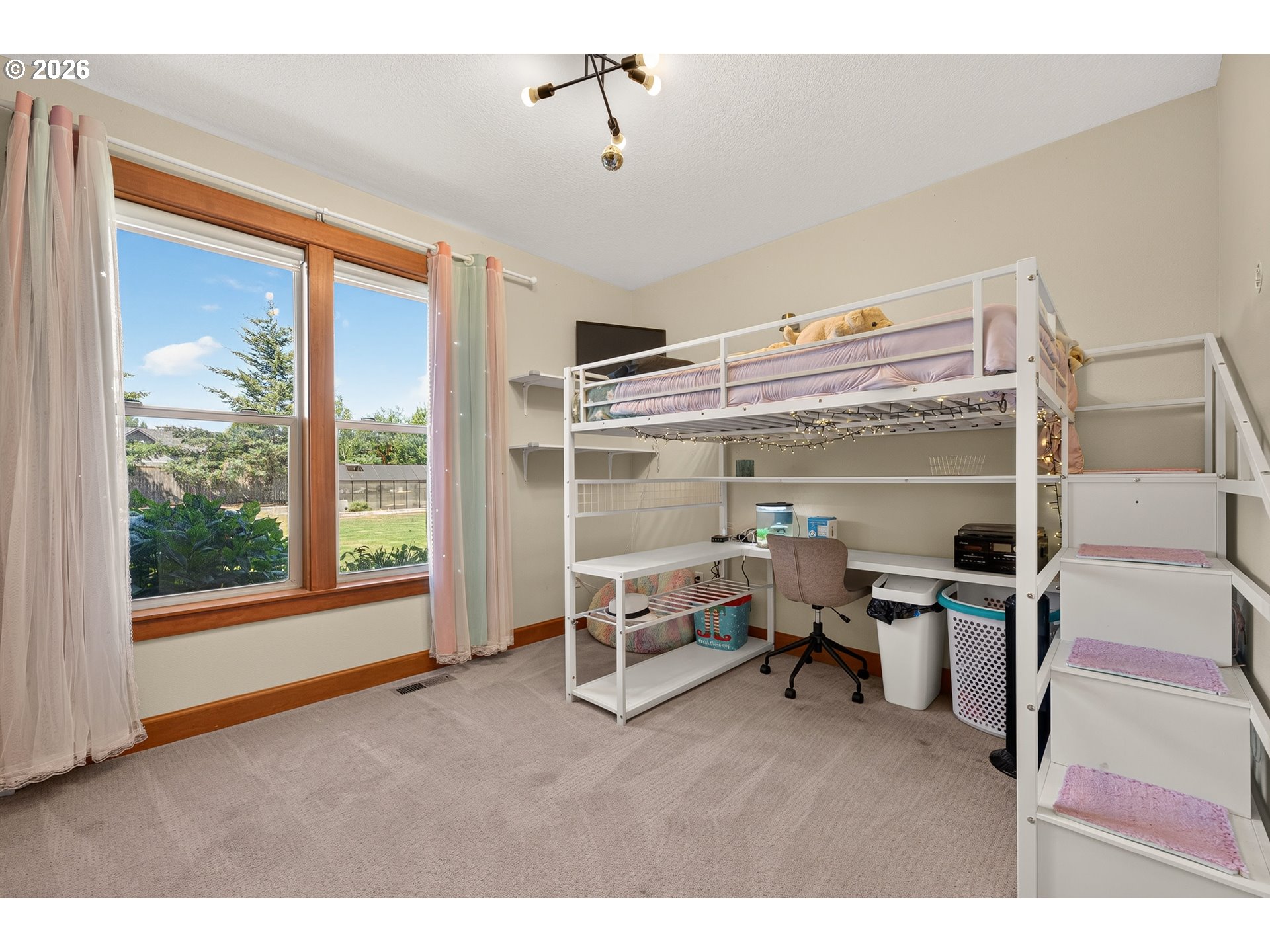 5670 Southeast Riverside Drive McMinnville, OR 97128 - Photo 21 of 48 Bedroom