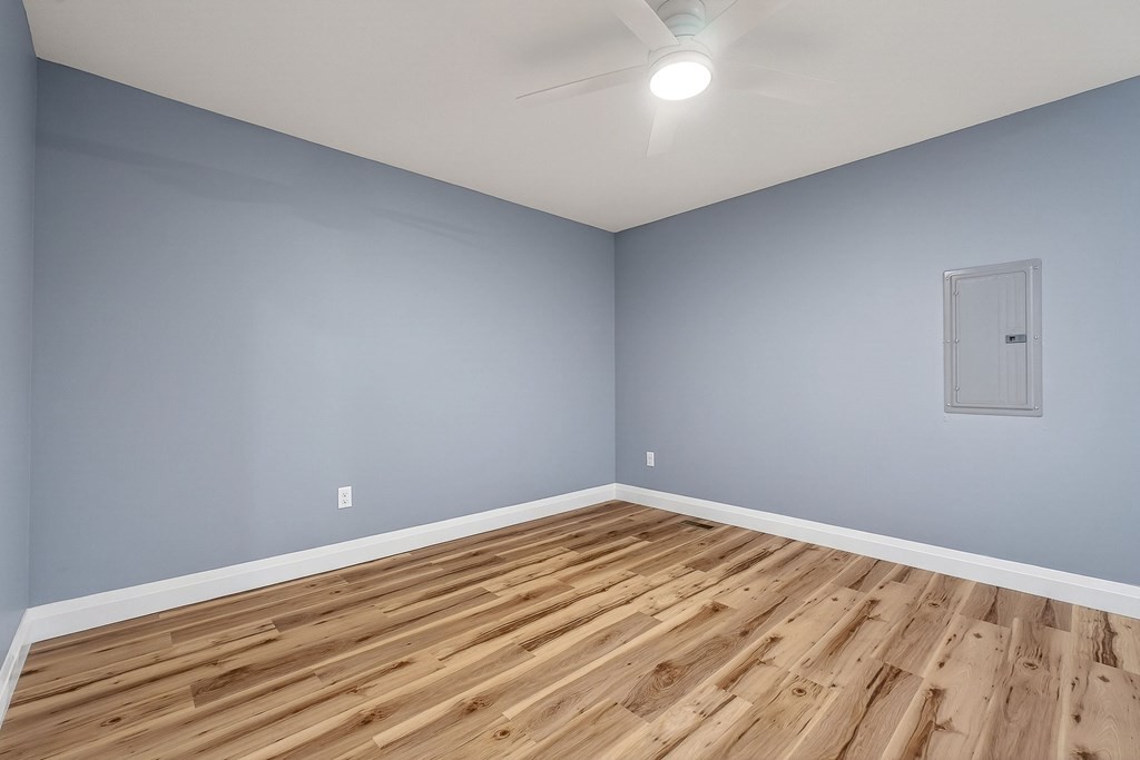 365 Spring Haven Lane Sparta, TN 38583 - Photo 38 of 60 a view of room with wooden floor and fan