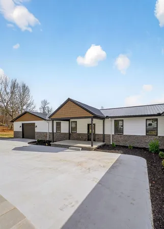 $649,900 | 365 Spring Haven Lane, Sparta, TN 38583