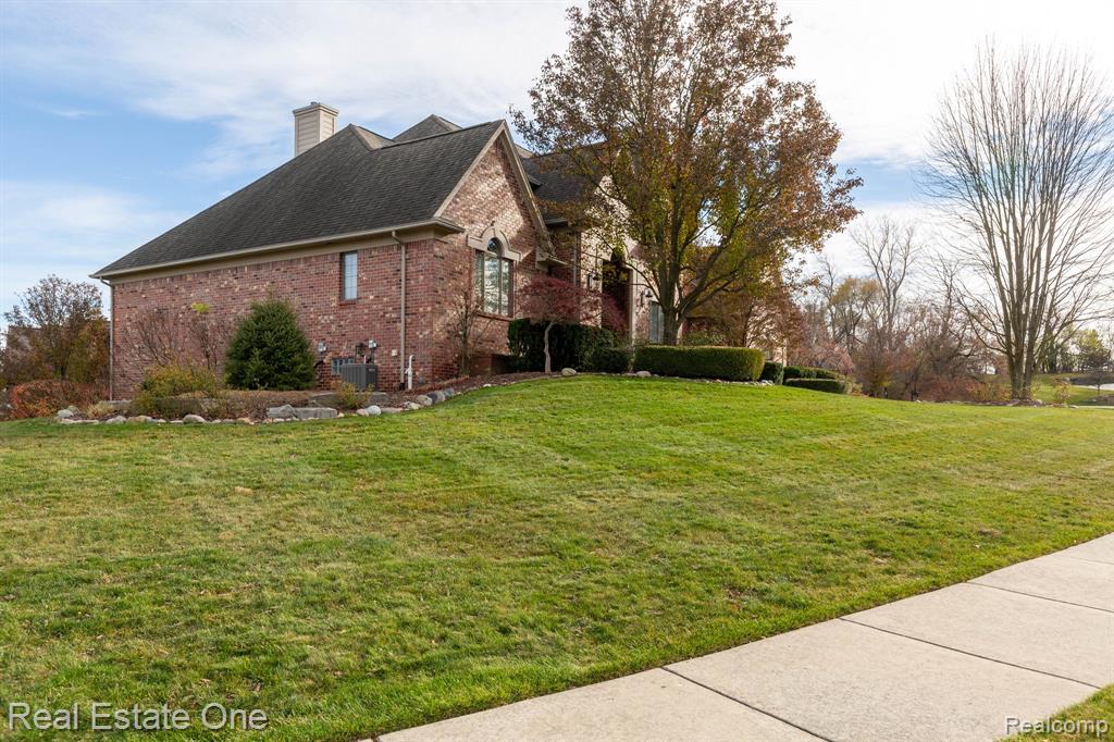 658 Langley Road Rochester Hills, MI 48309 - Photo 12 of 55