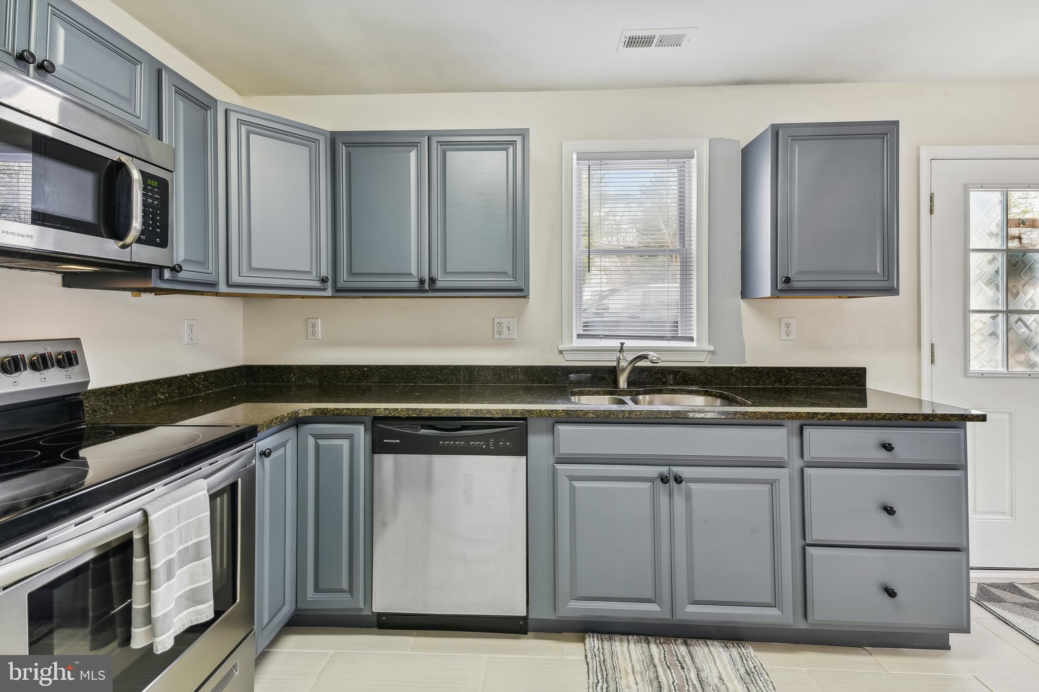 745 Powhatan Beach Road Pasadena, MD 21122 - Photo 4 of 46 Kitchen