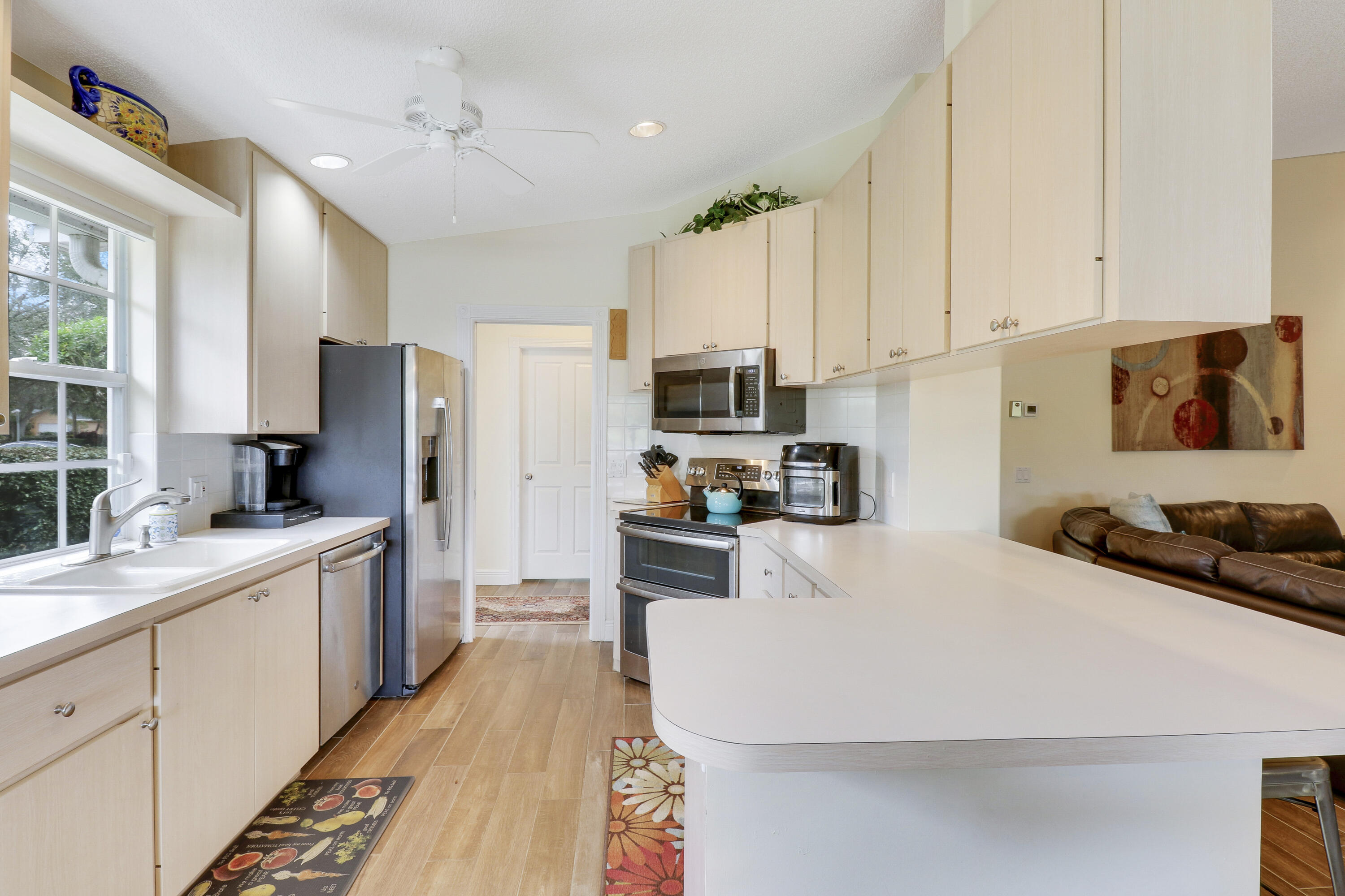 175 Brier Circle Jupiter, FL 33458 - Photo 11 of 39 Kitchen