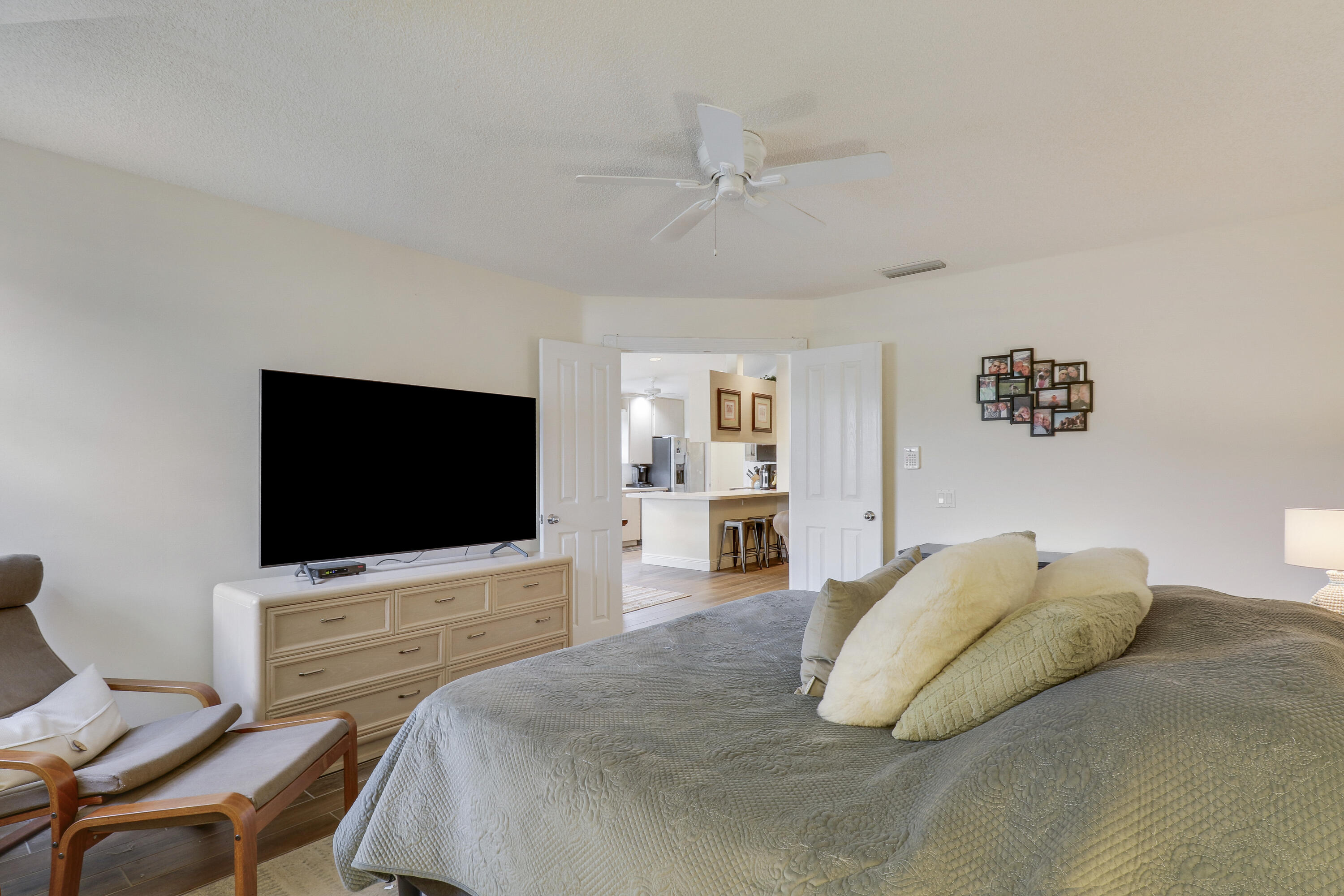 175 Brier Circle Jupiter, FL 33458 - Photo 25 of 39 Master Suite