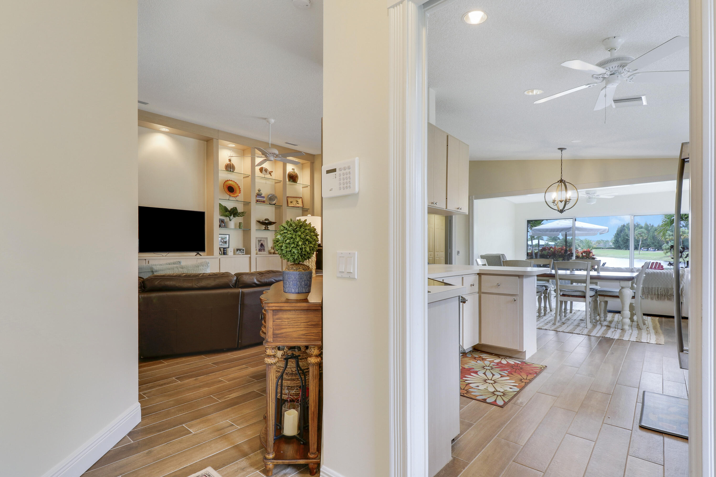 175 Brier Circle Jupiter, FL 33458 - Photo 9 of 39 Foyer