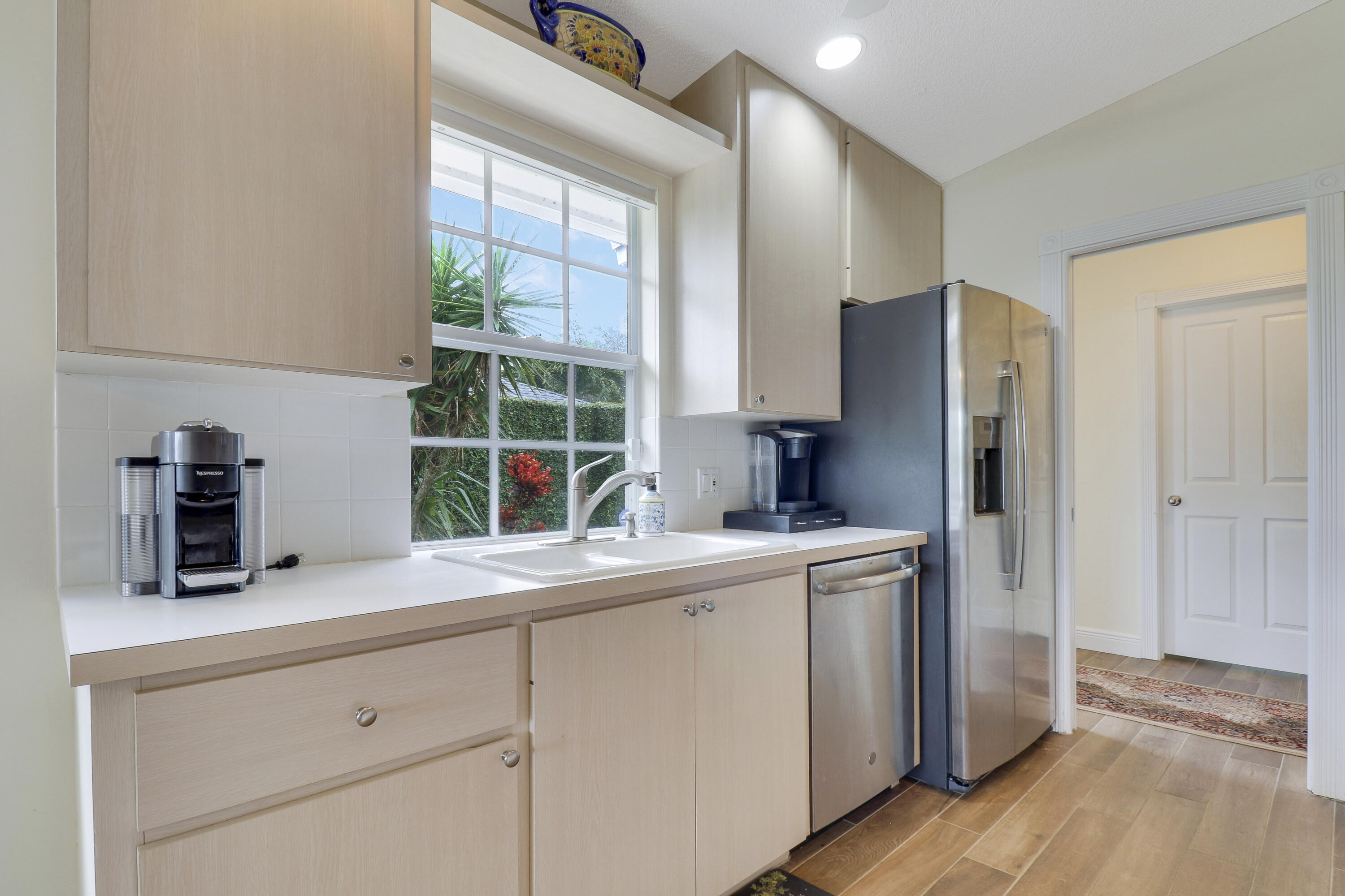 175 Brier Circle Jupiter, FL 33458 - Photo 10 of 39 Kitchen with Stainless Appliances