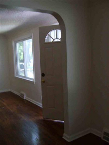 4292 Springfield Street Burton, MI 48509 - Photo 10 of 15 20158921-9.JPG