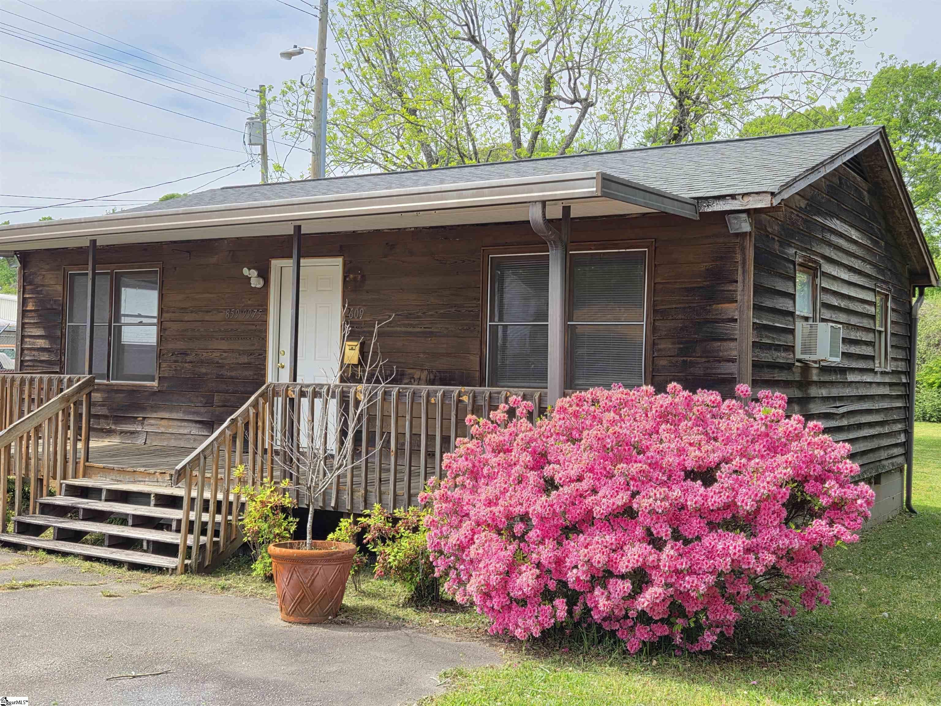 609 East Main Street Easley, SC 29640 - Photo 1 of 17