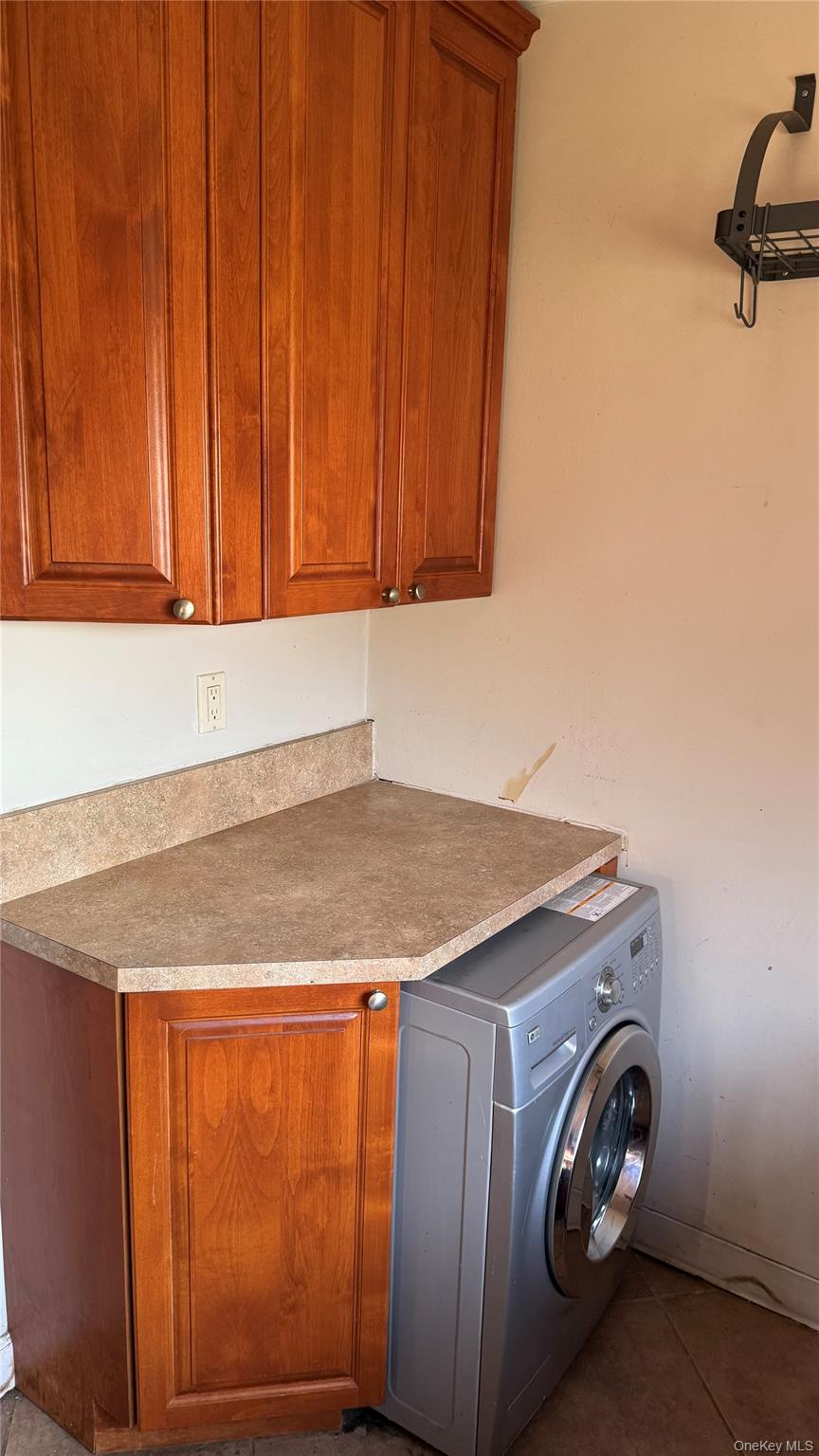 1013 Rottkamp Street, Unit 1 Valley Stream, NY 11580 - Photo 3 of 5