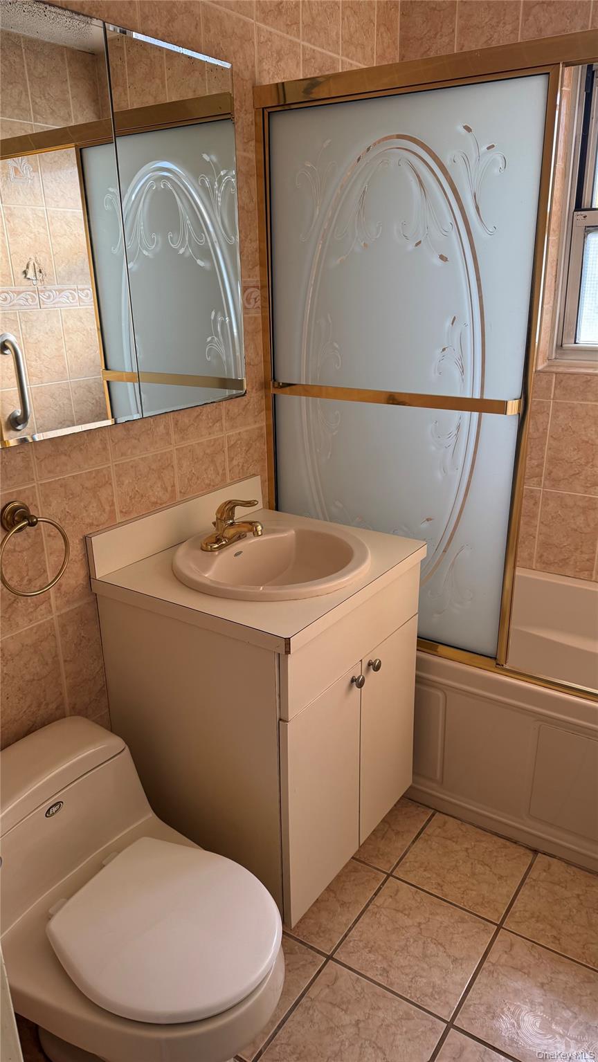 1013 Rottkamp Street, Unit 1 Valley Stream, NY 11580 - Photo 5 of 5