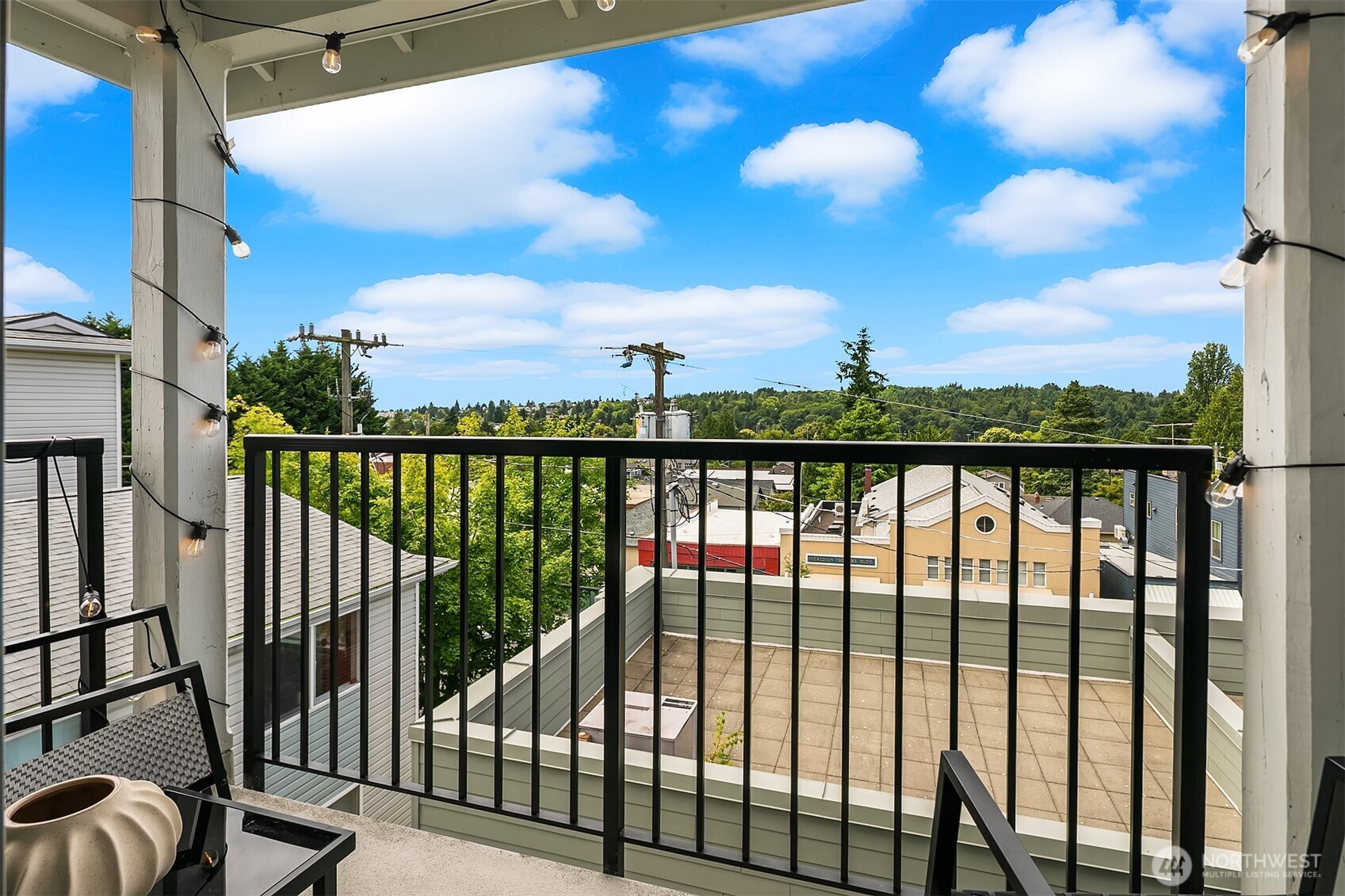 2101 North 55th Street, Unit 312 Seattle, WA 98103 - Photo 3 of 28