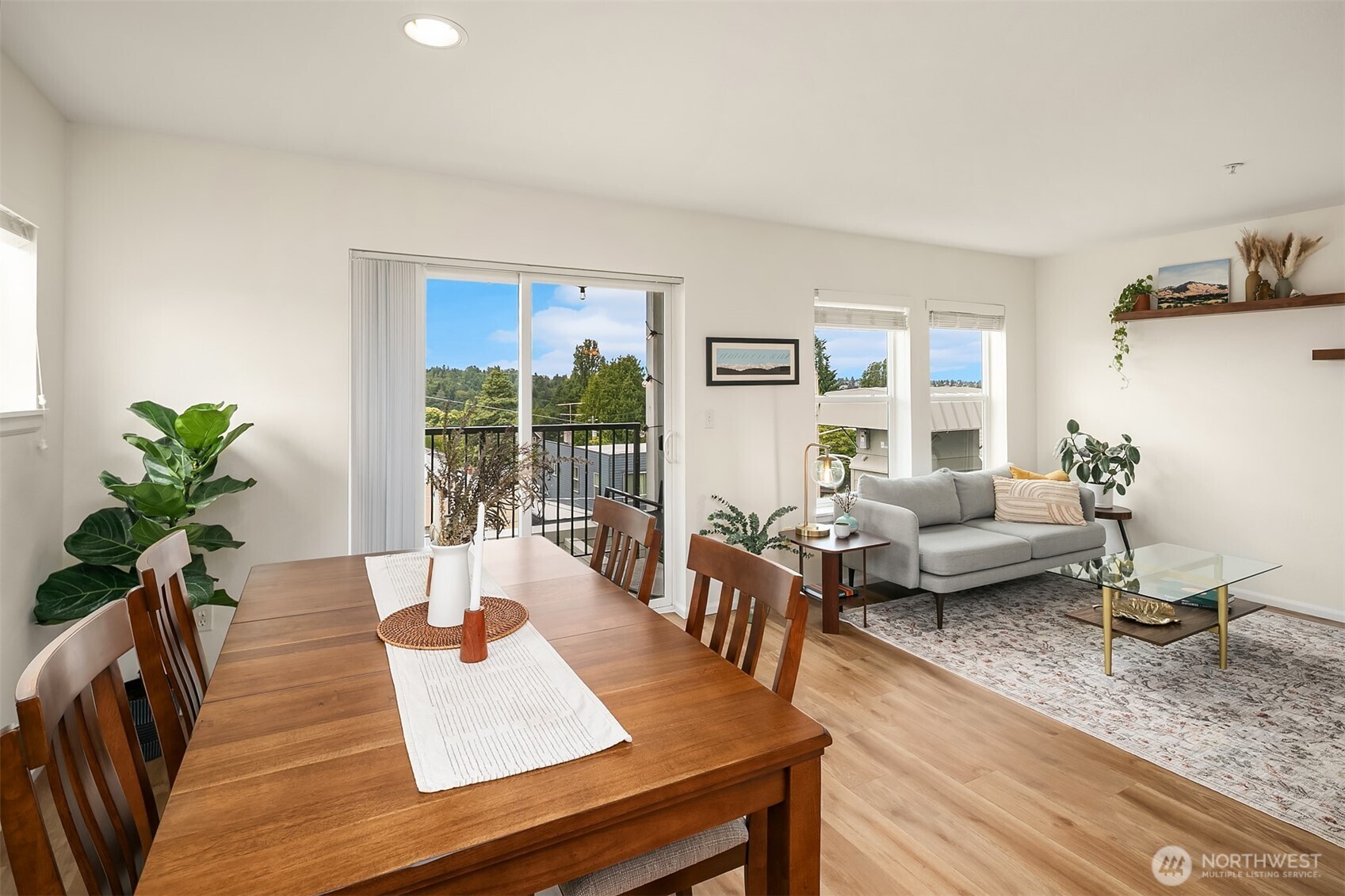 2101 North 55th Street, Unit 312 Seattle, WA 98103 - Photo 5 of 28