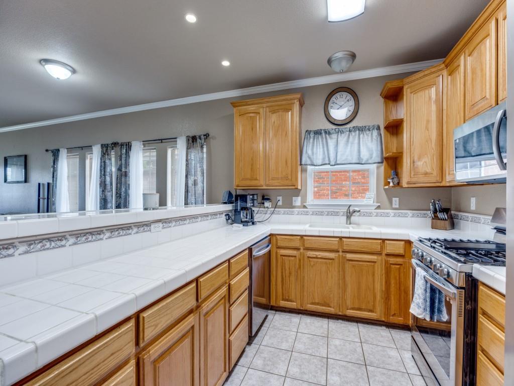 620 Madison Place Sherman, TX 75092 - Photo 9 of 27