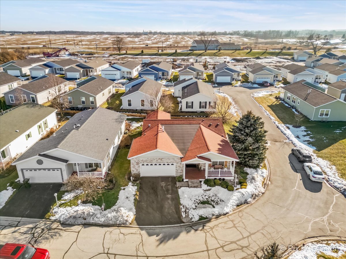 1 Suffolk Way Grayslake, IL 60030 - Photo 42 of 54 an aerial view of residential houses with outdoor space